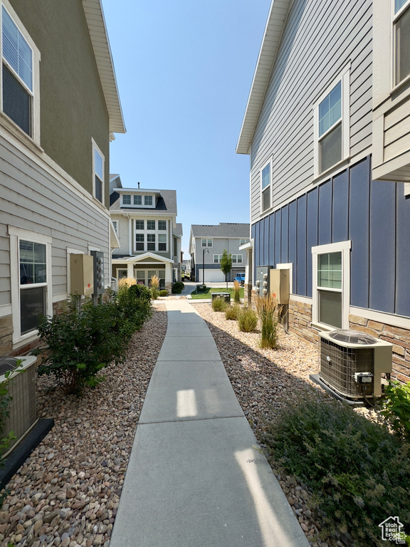 Surrounding community featuring a residential view