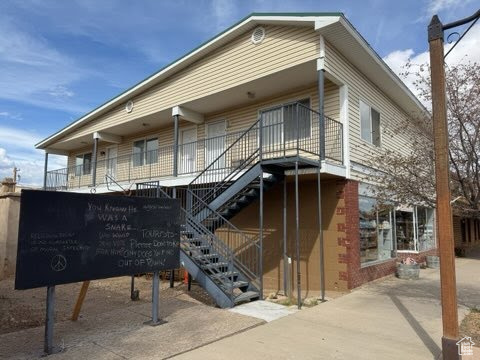 View of front of house featuring a porch