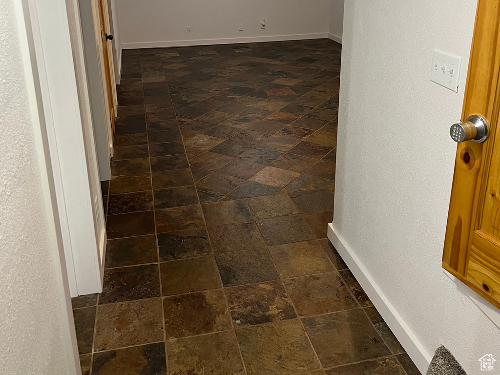 Detailed view of baseboards