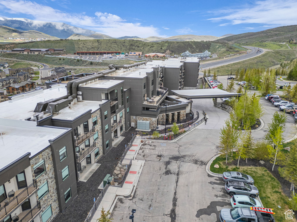 Bird\'s eye view of a mountain backdrop