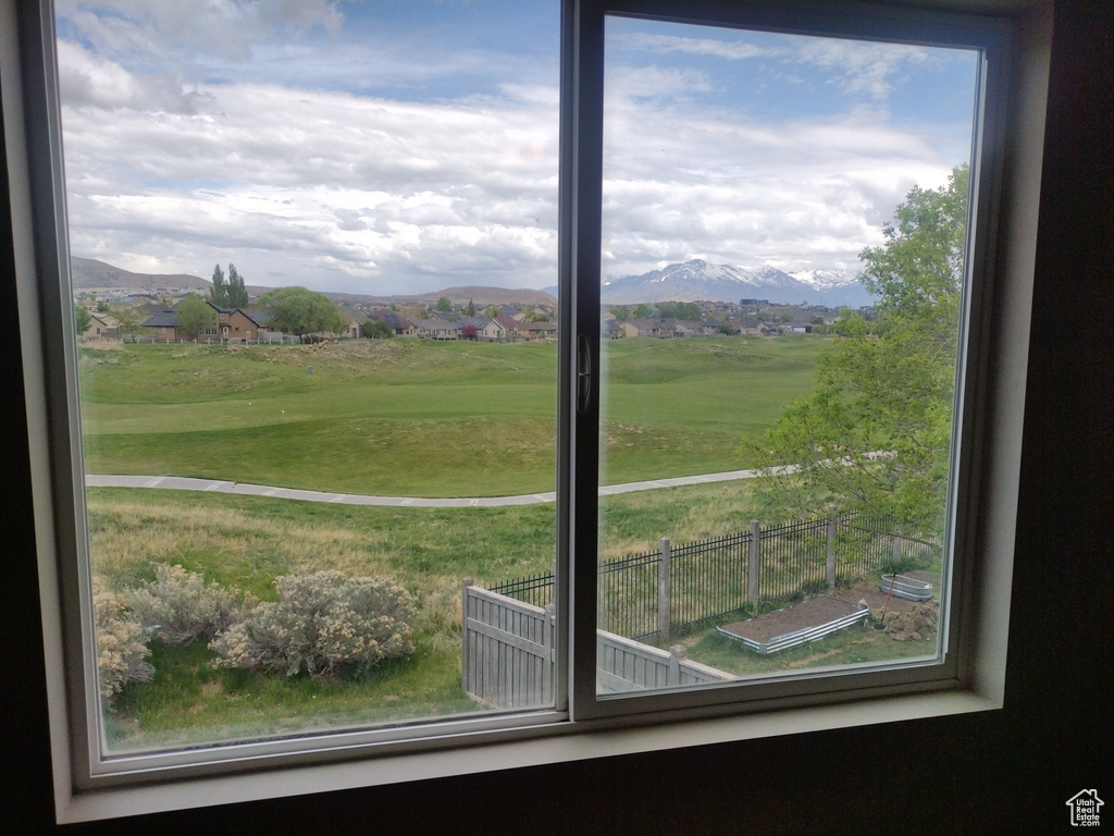 Detailed view of a mountain view and view of golf course