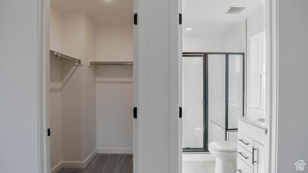 View of walk in closet