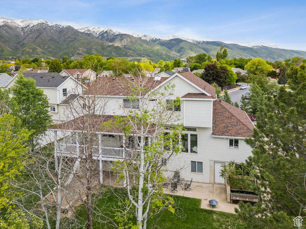View of mountain background with nearby suburban area