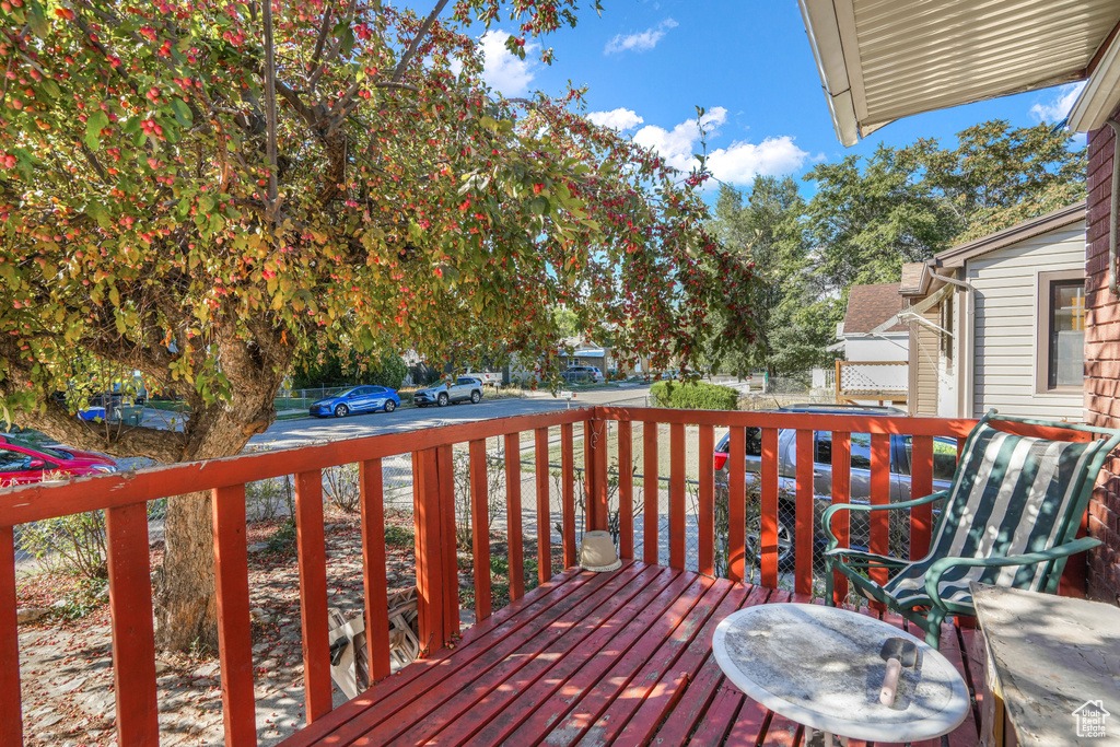 Photo 5 for MLS #2086069 at 1728 Childs Ave