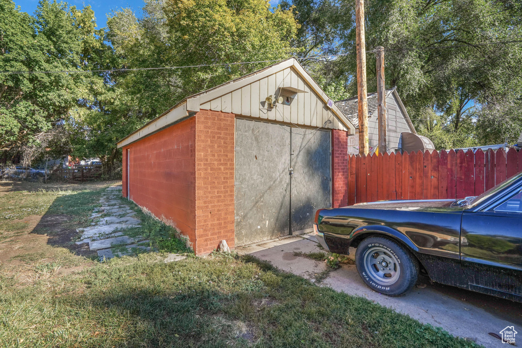 Photo 25 for MLS #2086069 at 1728 Childs Ave