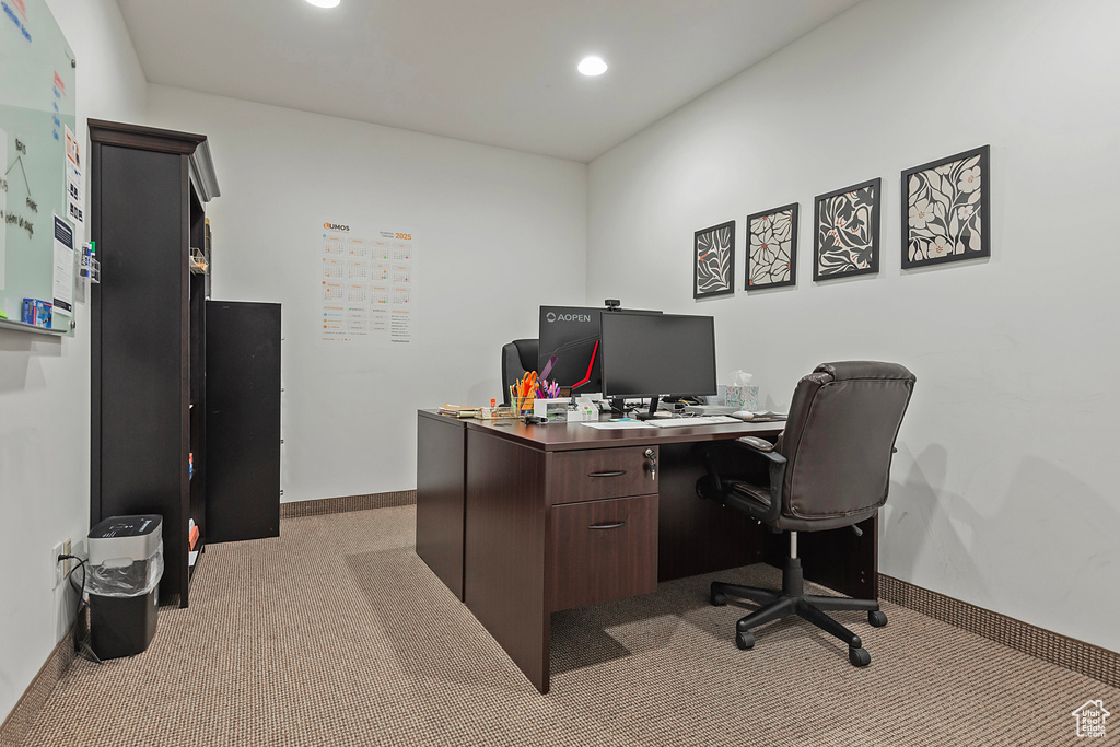 Home office with carpet flooring, recessed lighting, and baseboards