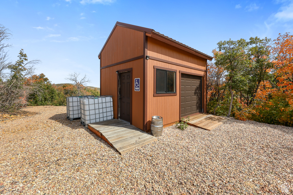 View of outbuilding with an outbuilding