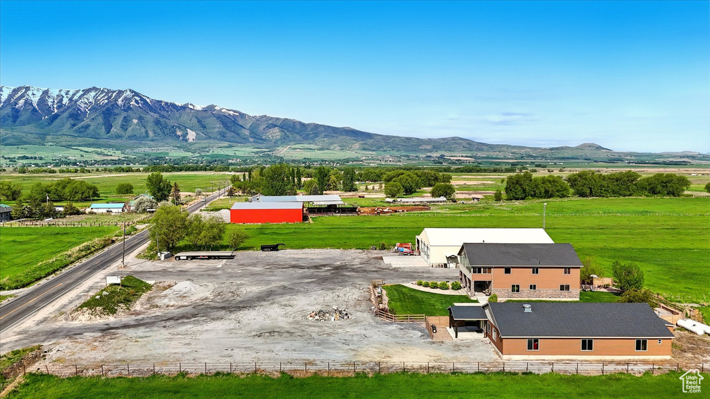 Overview of rural landscape with a mountainous background