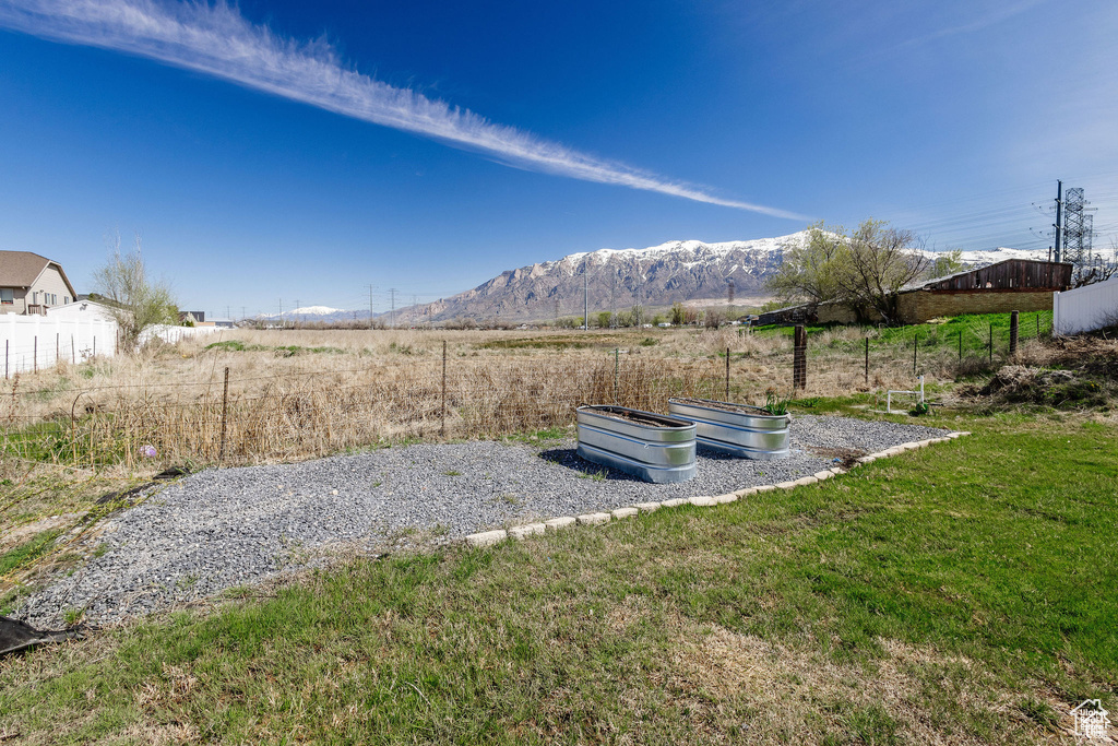 View of yard featuring a mountain view