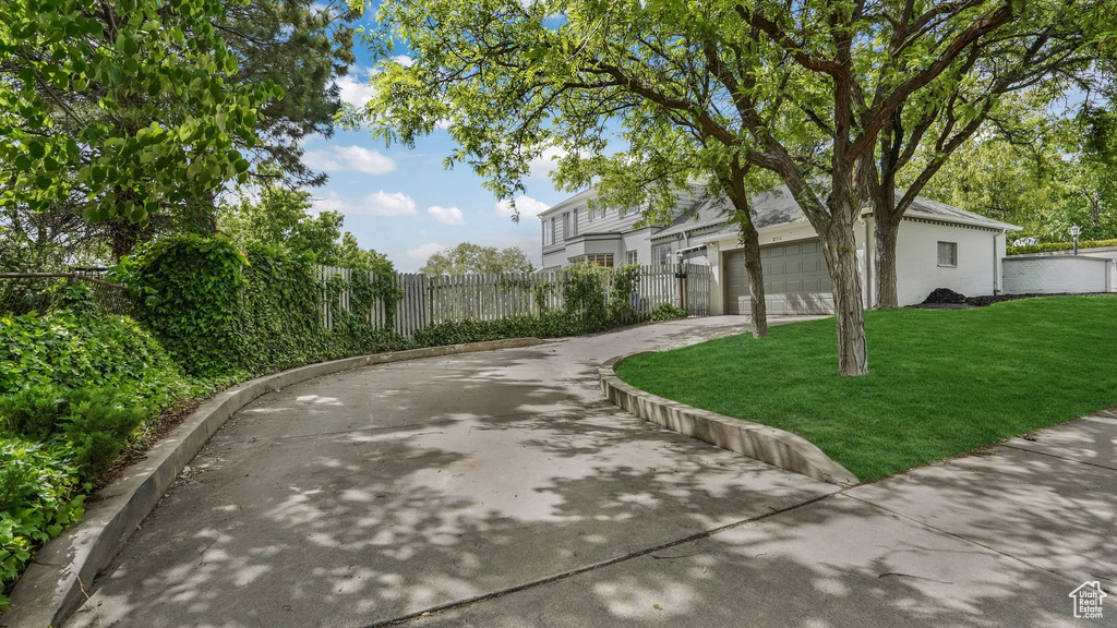 Surrounding community featuring driveway