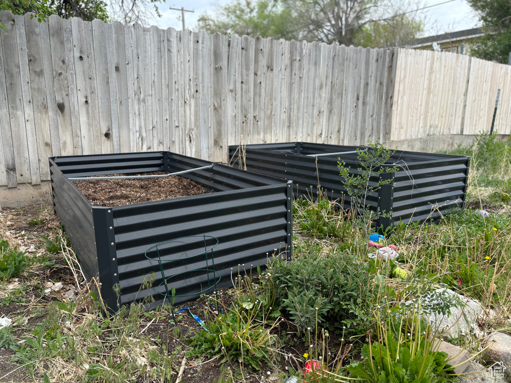 Exterior view of fence and a garden
