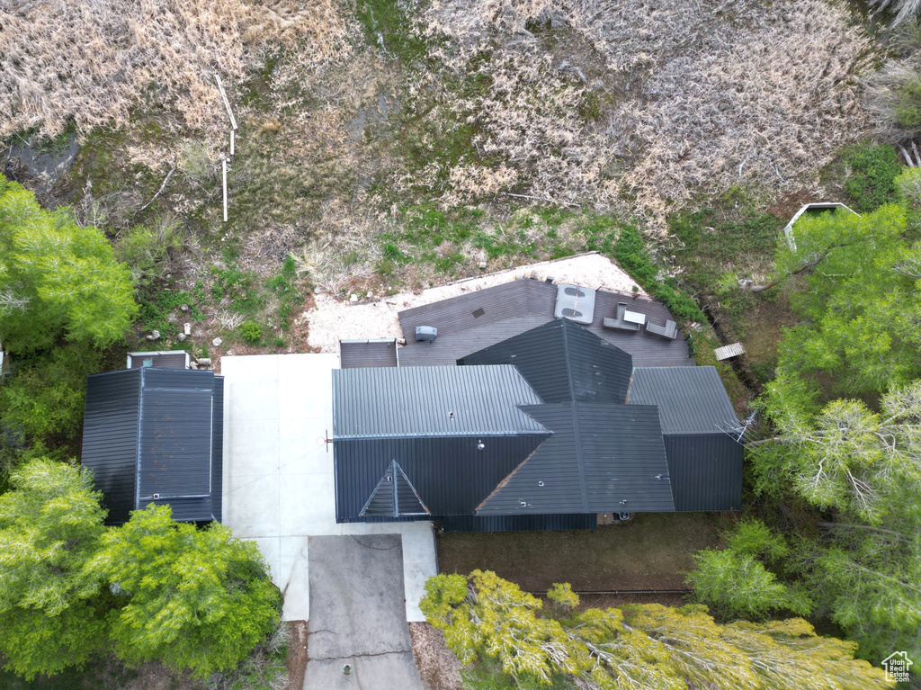 Aerial view of property and surrounding area