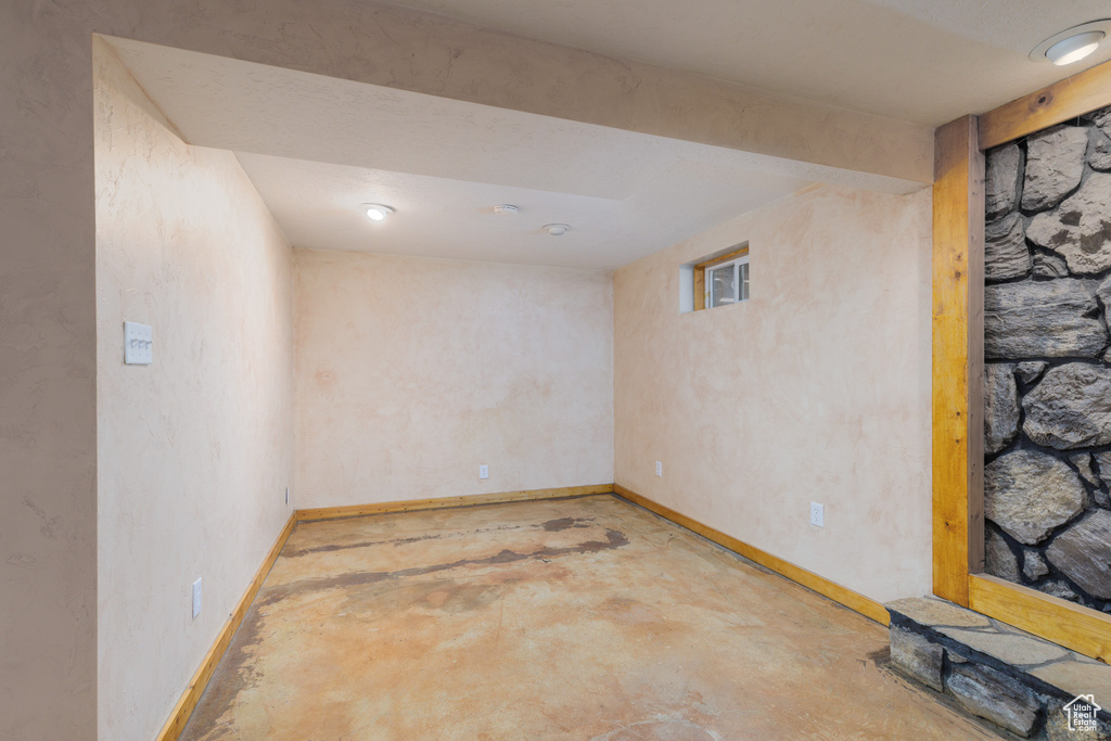 Finished basement featuring baseboards