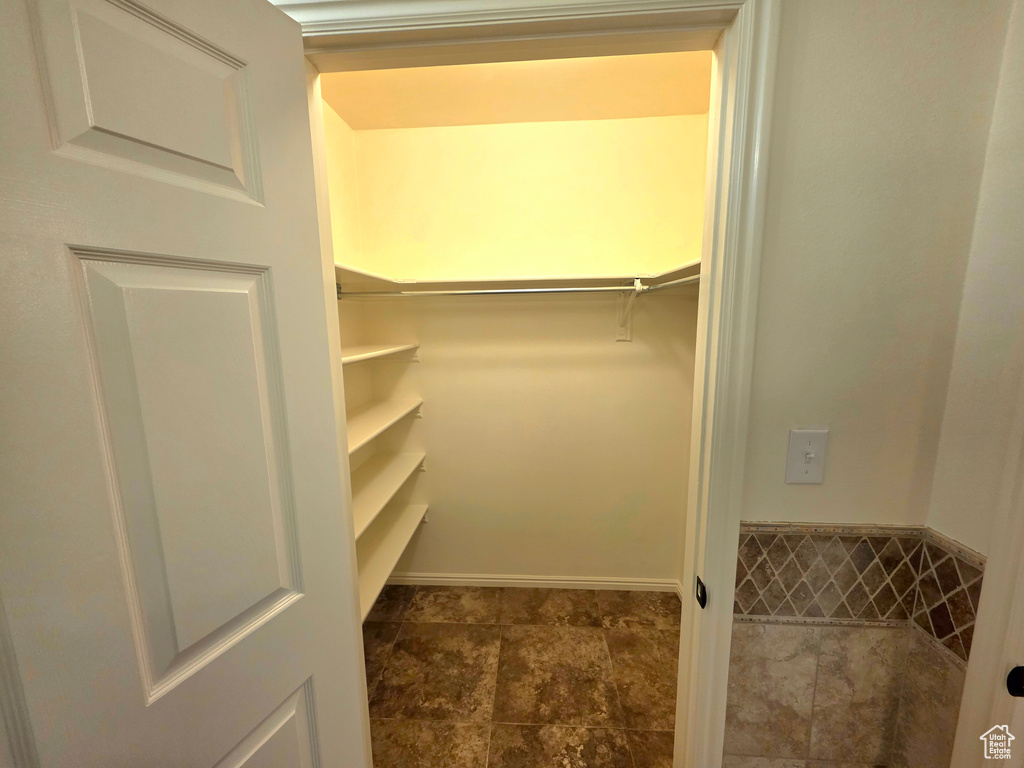 View of walk in closet