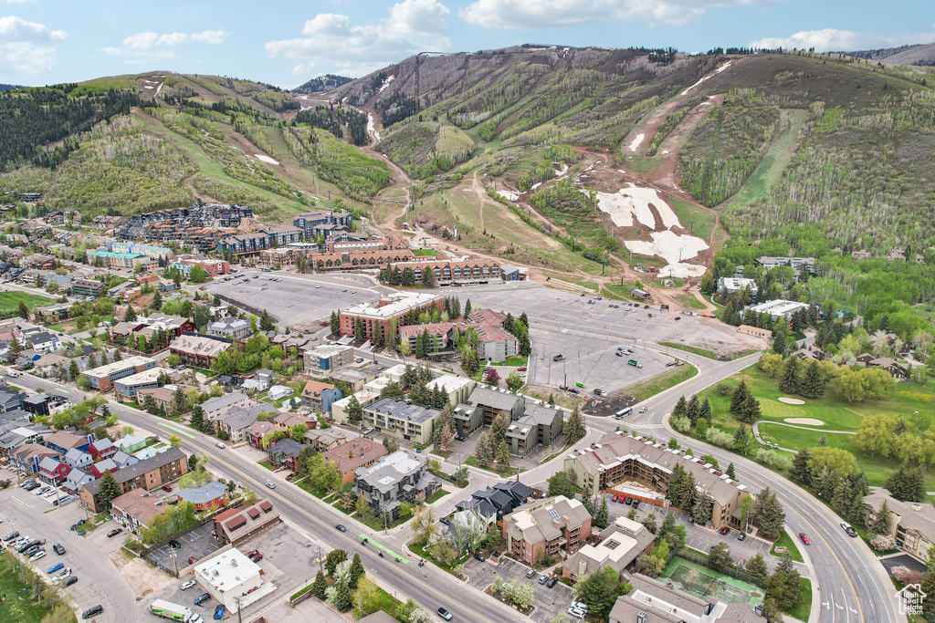 Aerial view of property's location with mountains