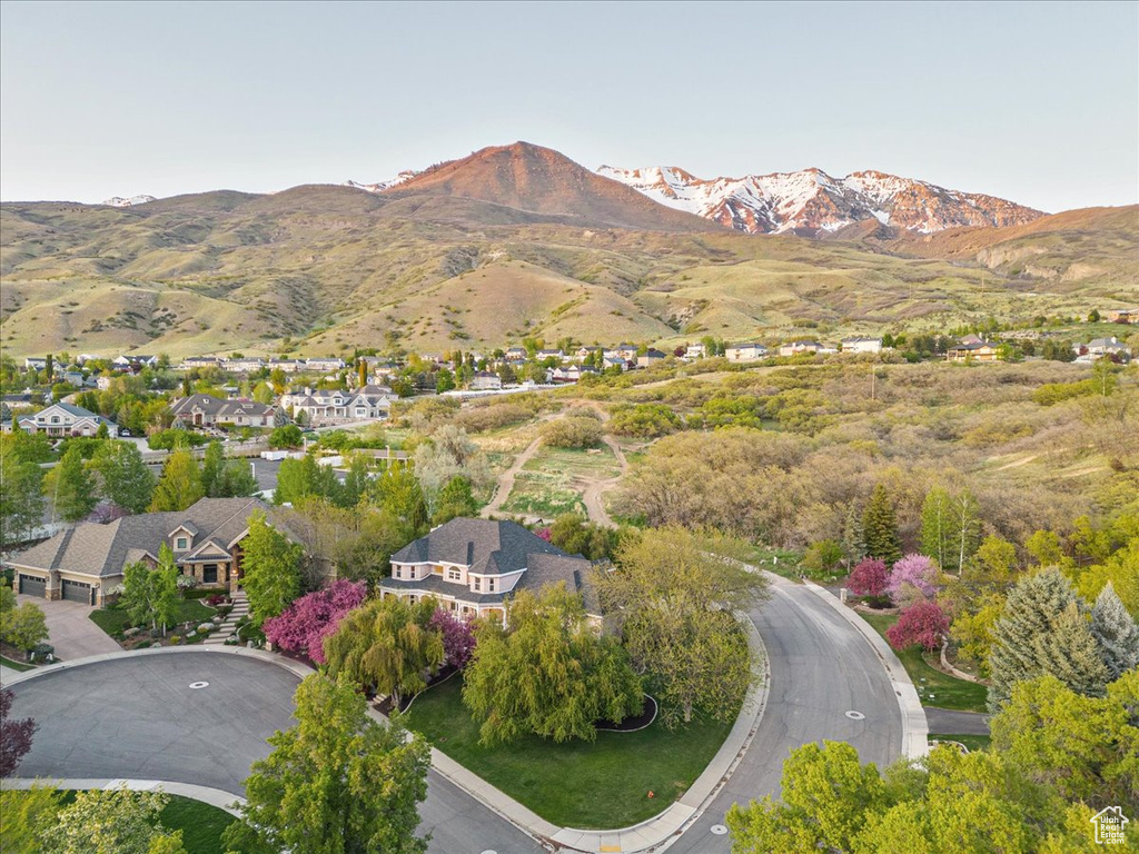 Aerial view featuring a residential view and a mountain view