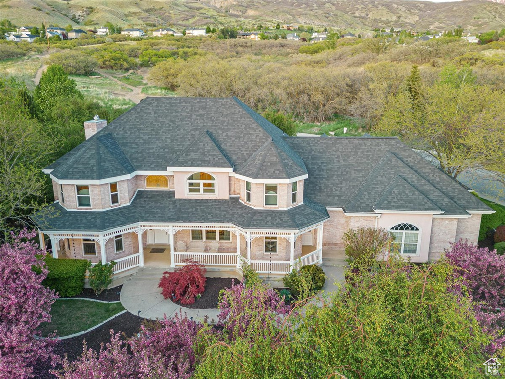 Birds eye view of property