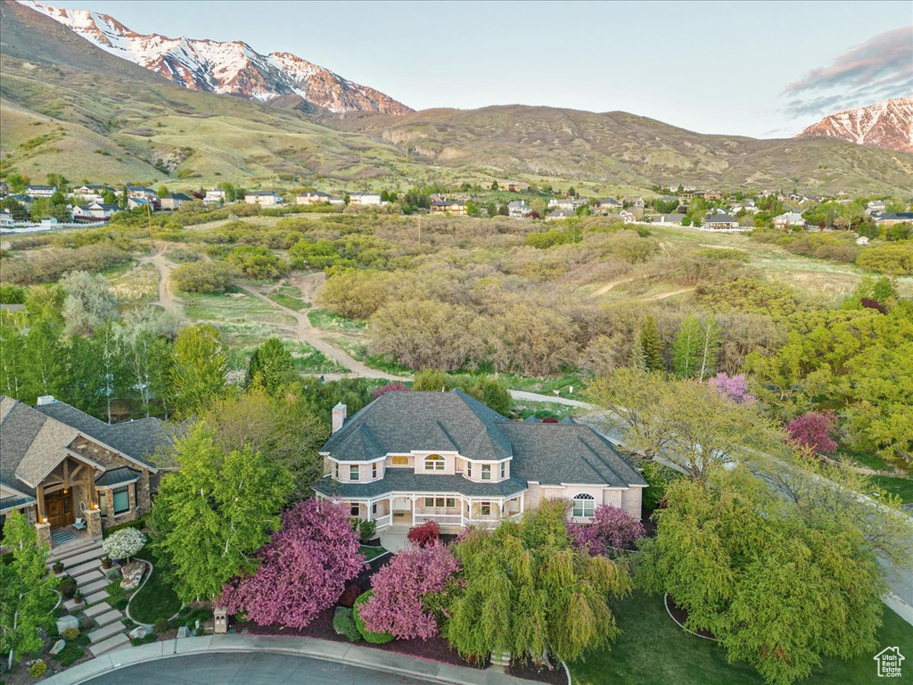 Drone / aerial view with a mountain view