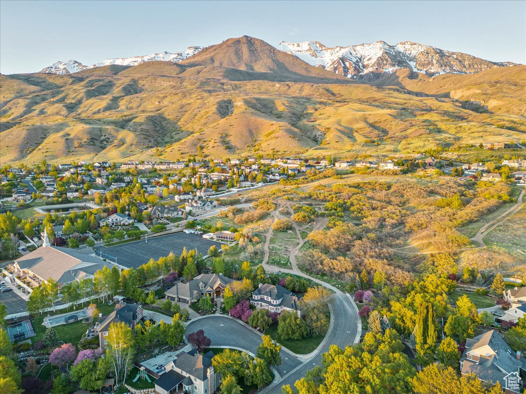 Aerial view with a residential view and a mountain view