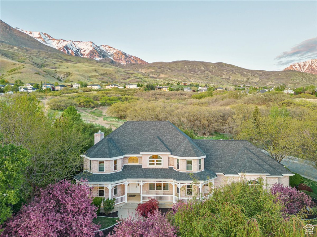 View of mountain feature