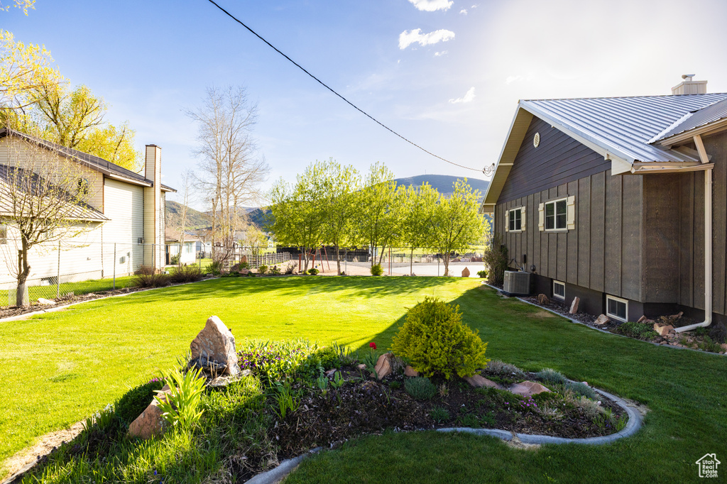 View of yard featuring a mountain view