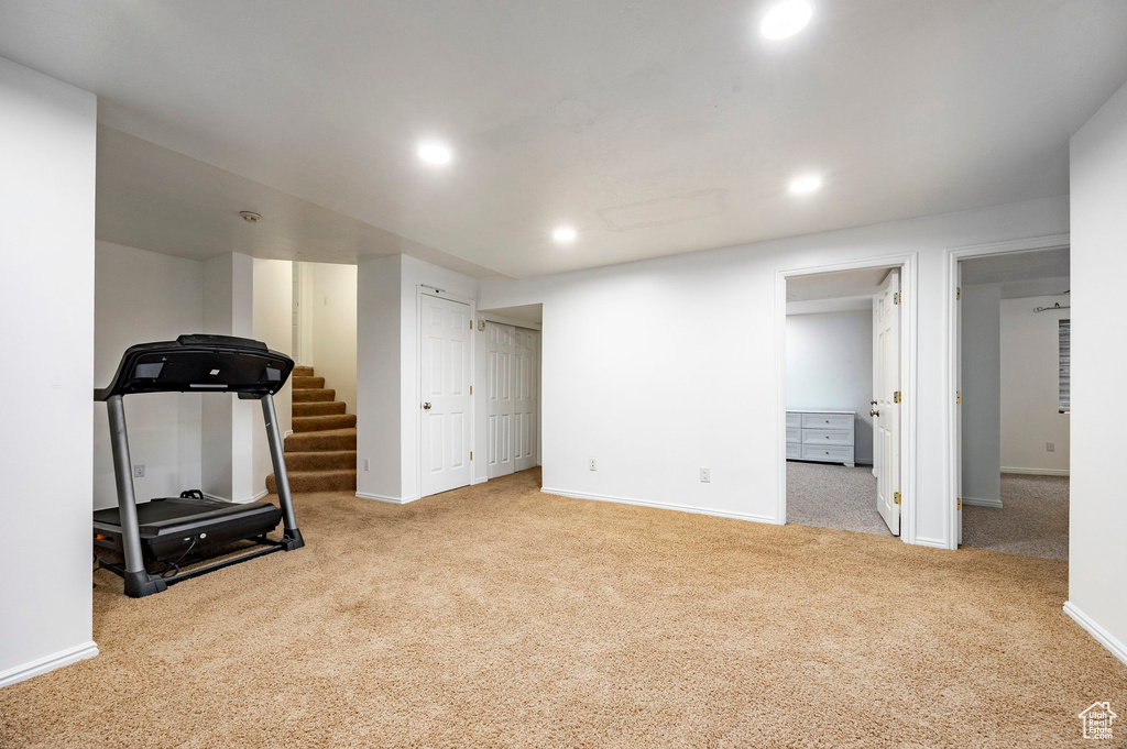 Workout room with carpet, recessed lighting, and baseboards