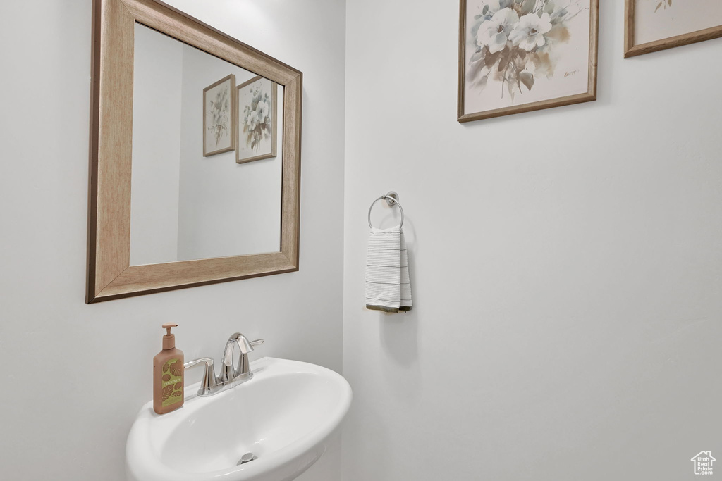 Bathroom featuring a sink