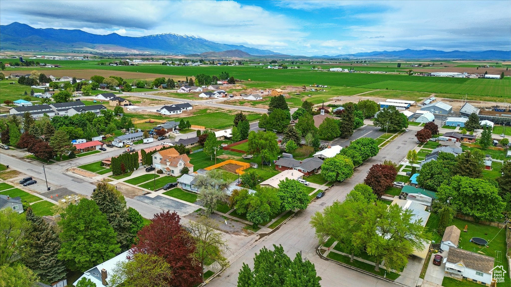 Aerial view of sparsely populated area with mountains