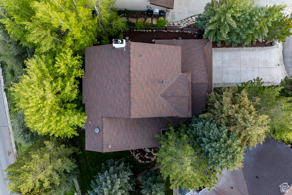 Aerial view of property and surrounding area
