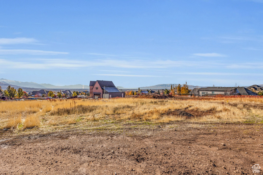 View of yard featuring a mountain view