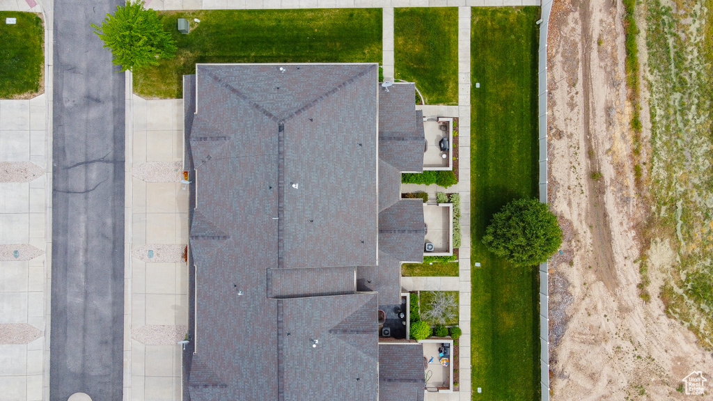 Aerial view of property and surrounding area