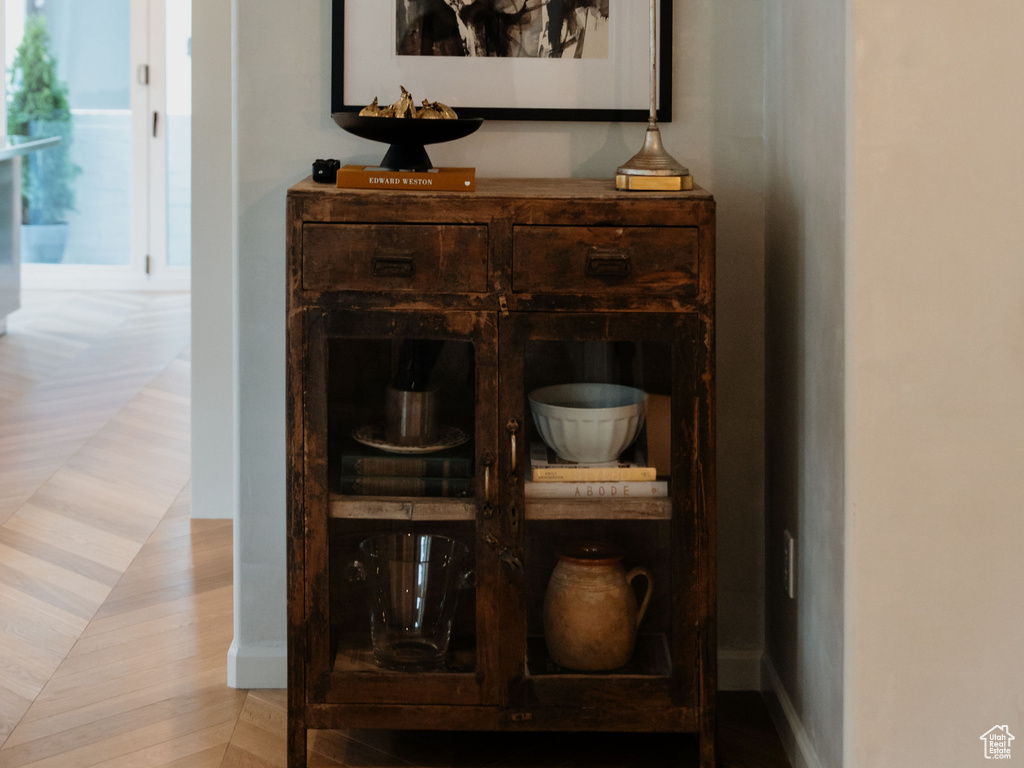 Detailed view of baseboards