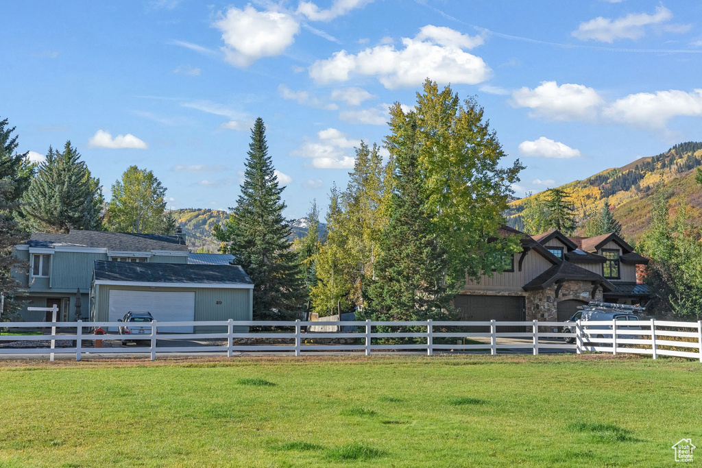 View of yard featuring a mountain view