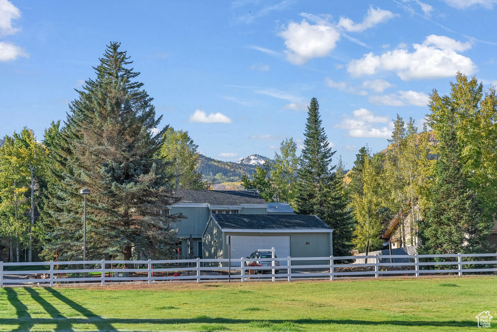 View of yard with a mountain view