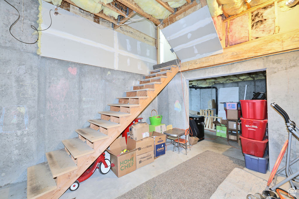 Unfinished below grade area with stairway