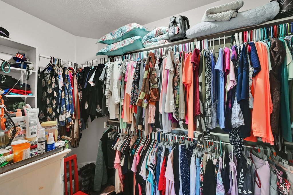 View of walk in closet