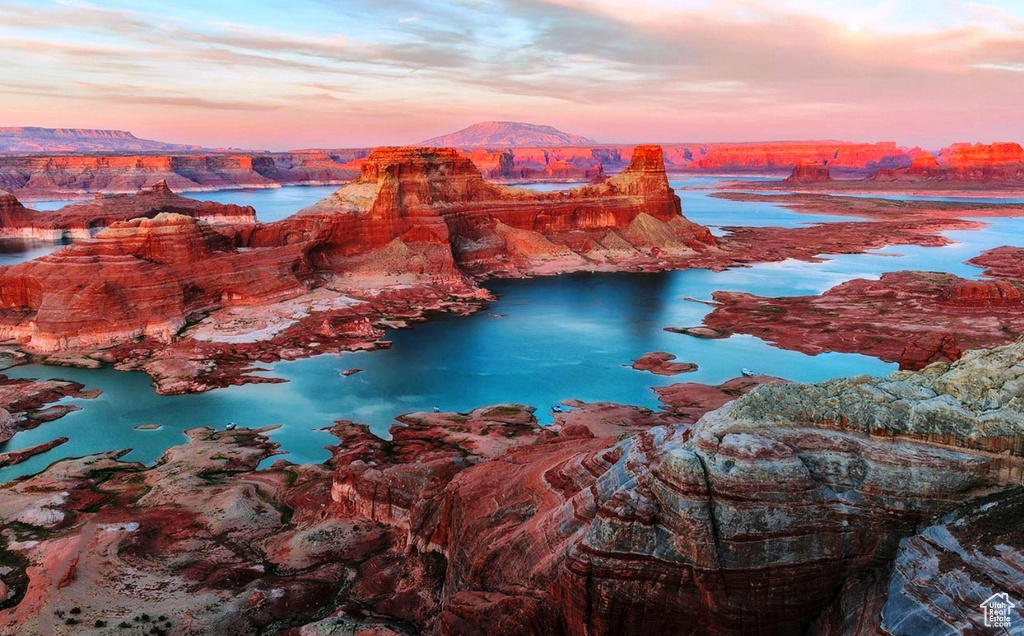 7130 W 2732 N Big Water, UT 84741