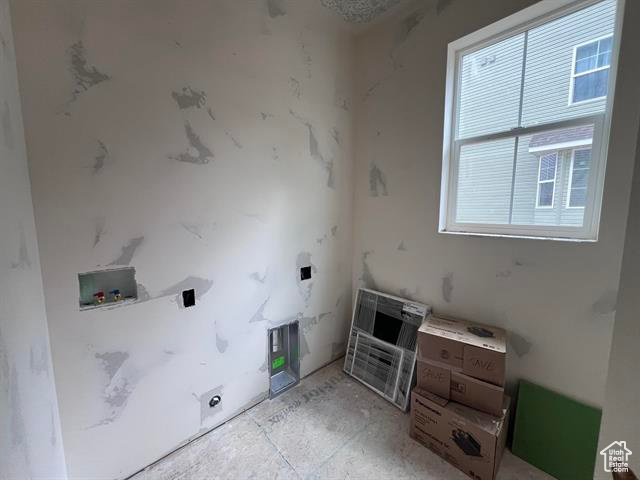 Laundry area featuring washer hookup