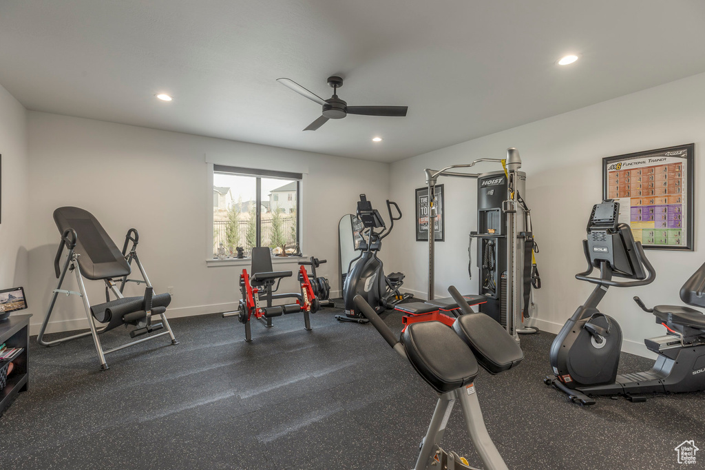 Workout area featuring ceiling fan, recessed lighting, and baseboards