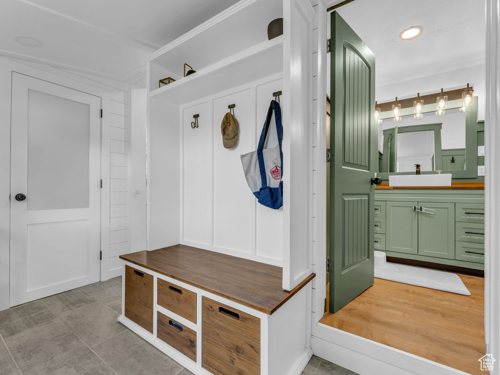 Mudroom with a sink