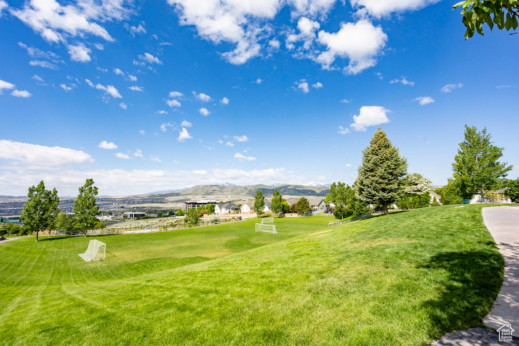 View of yard featuring a mountain view
