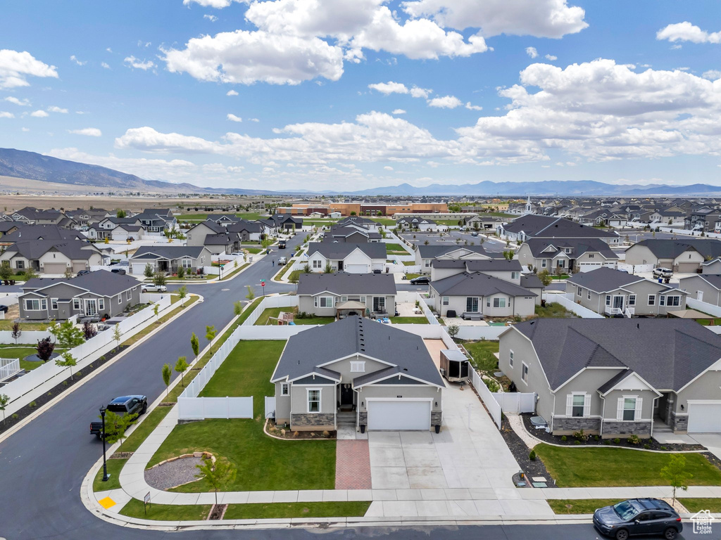 1460 E LOWE PEAK DR Eagle Mountain, UT 84005