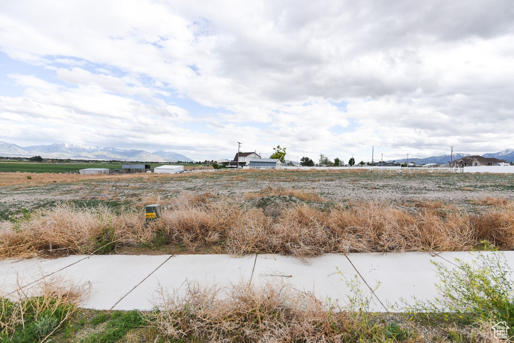 View of yard featuring a mountain view