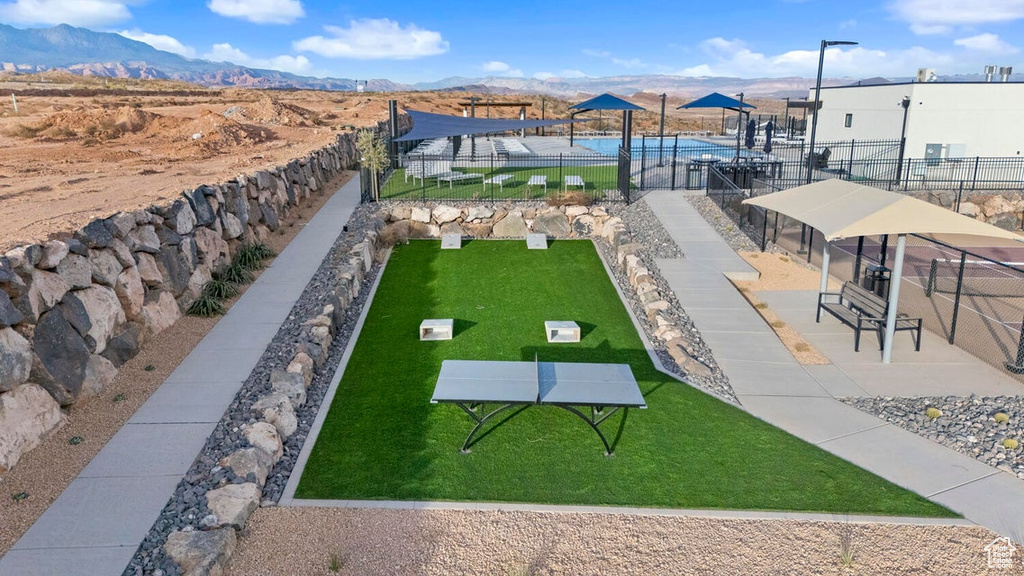 Surrounding community with a mountain view