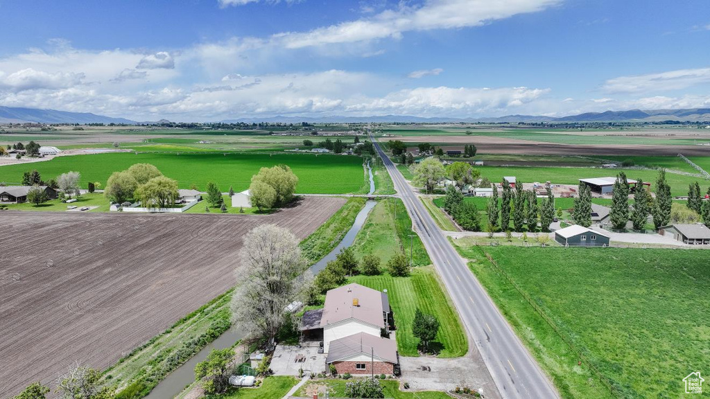 Aerial view of sparsely populated area with mountains