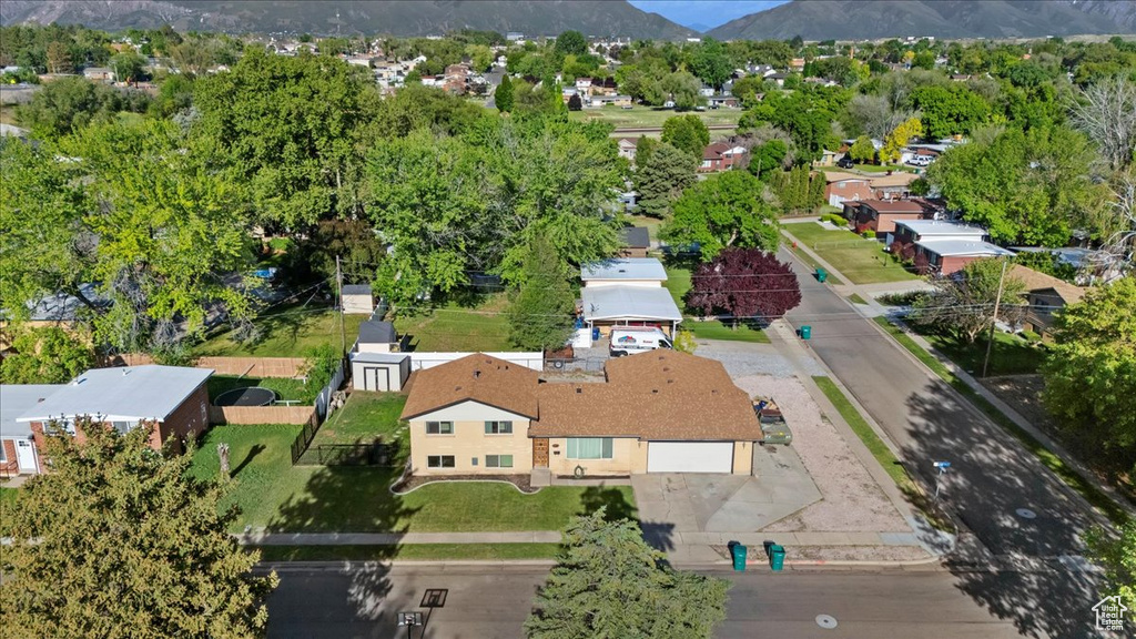 Aerial overview of property\\\'s location with mountains