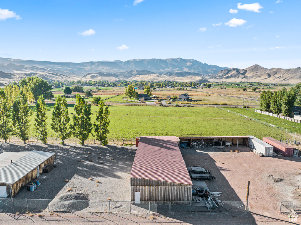 Overview of rural landscape with a mountainous background