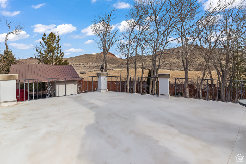 Garage with a mountain view