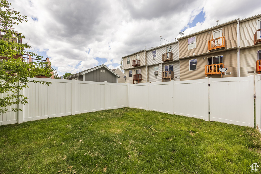 View of yard with a residential view