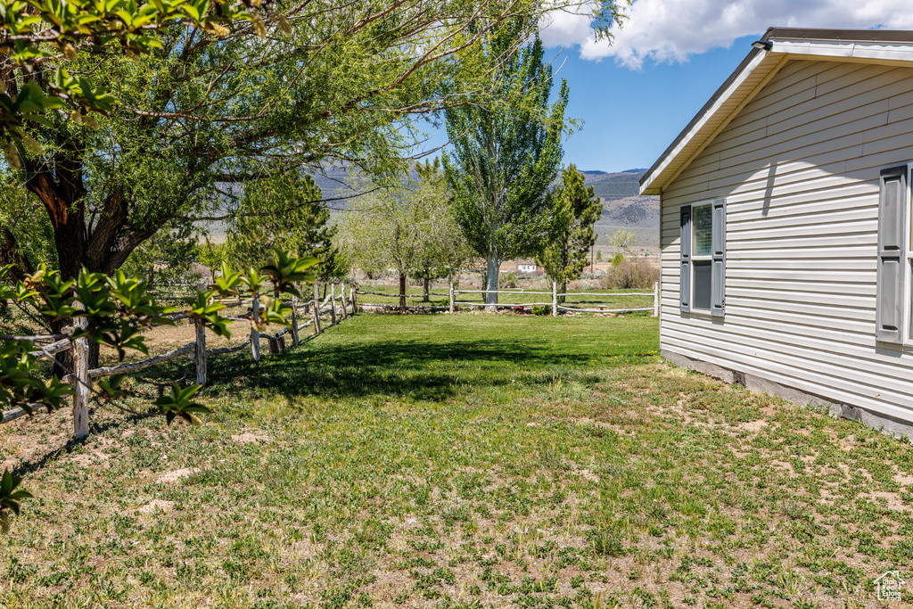 View of yard featuring a mountain view